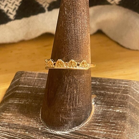 Dainty Gold Crown Band Ring Size 6.5 - Picture 2 of 2